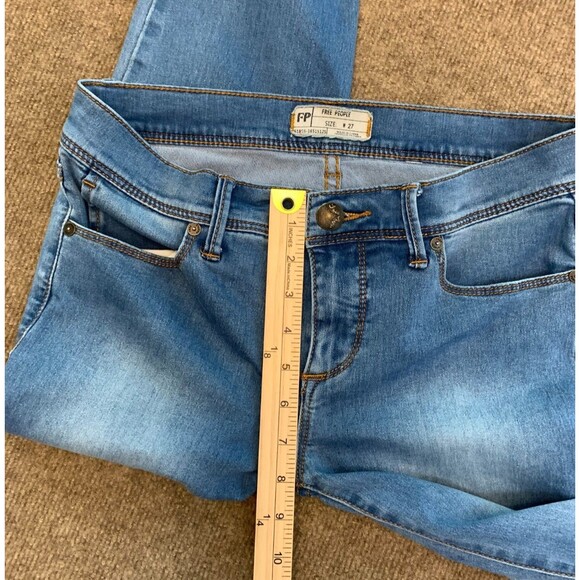 Free People Slim Straight Jeans Womens 27 Low Rise Stretch Medium Wash Denim - Picture 5 of 9